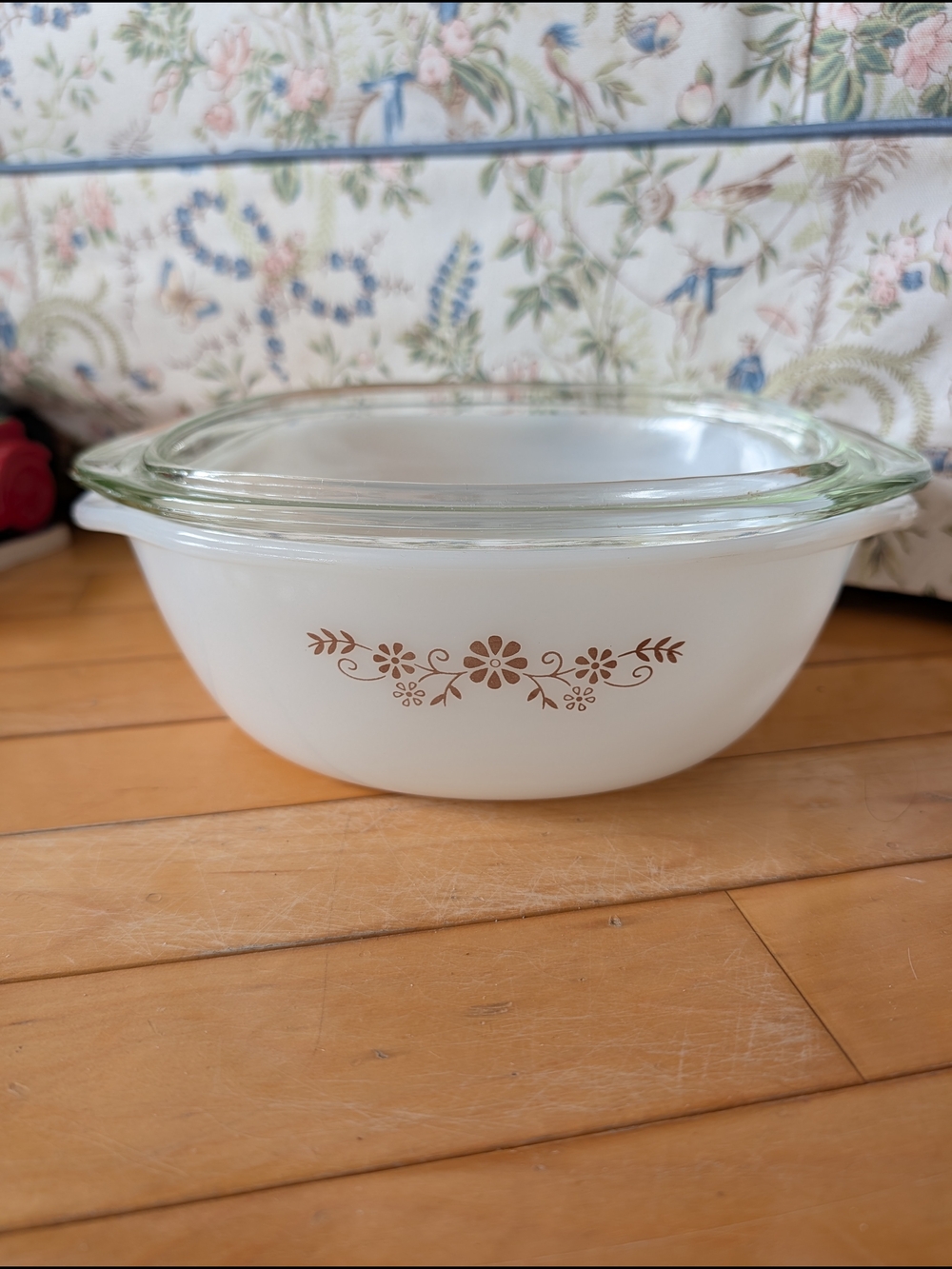 Vtg Pyrorey Milk Glass Casserole Dish
